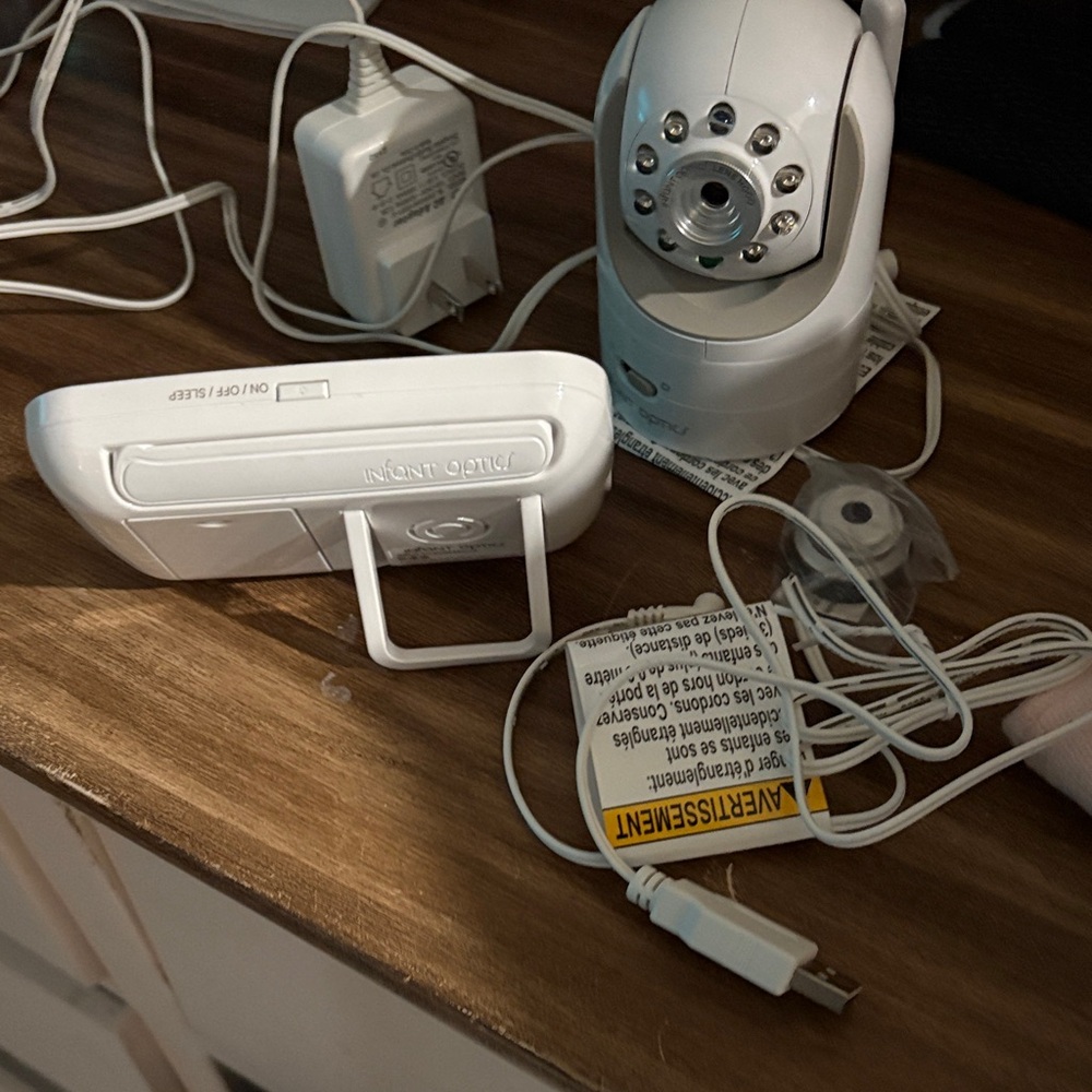 Infant Optics White Video Baby Monitor with Screen and Camera - Picture 2 of 2